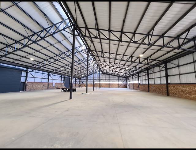 2,458M² WAREHOUSE TO LET IN RIVERSANDS